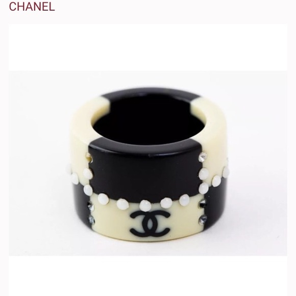 🚫SOLD🚫Auth CHANEL CC Logo Plastic Ring Size: 6 - Picture 2 of 7